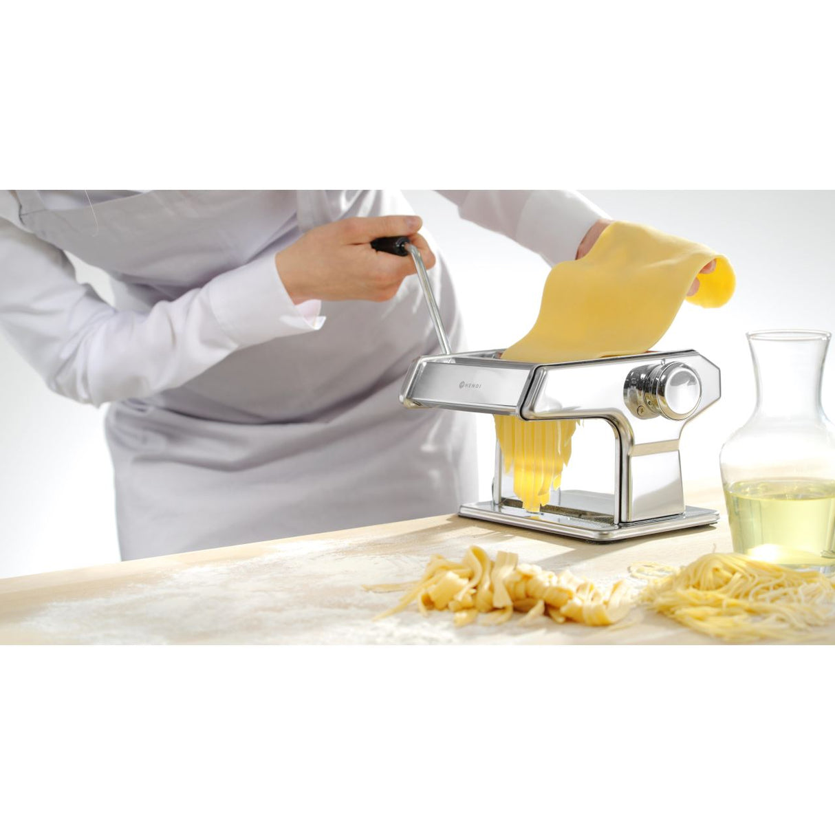 Masina profesionala preparat paste, inox, Hendi, grosime reglabila paste 0.2-2.5 mm, dimensiuni 19cm x19 cm x15 cm inaltime
