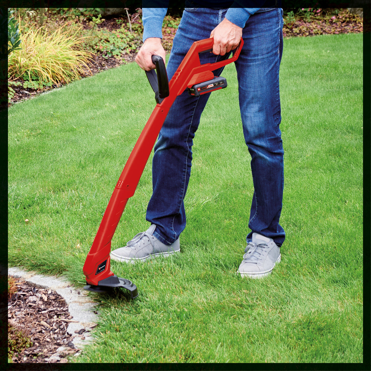 Set masina de tuns iarba/gazon pe acumulator Einhell GE-CM 18/30 Li + trimmer de tuns iarba/gazon pe acumulator GC-CT 18/24 Li P Power X-Change (18 V, latime de taiere de 30 cm si 24 cm, 1x acumulator de 3,0 Ah si incarcator