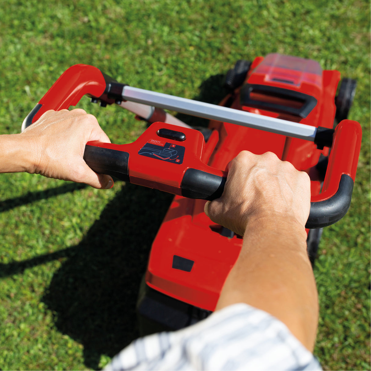 Einhell RASARRO 36/38 akkus fűnyíró (lítium-ion akkumulátor, kefe nélküli motor, központi vágási magasságállítás 6 szinten, 2 db Power X-Change 4.0 Ah akkumulátorral + dupla töltővel, mulcsozó dugóval)