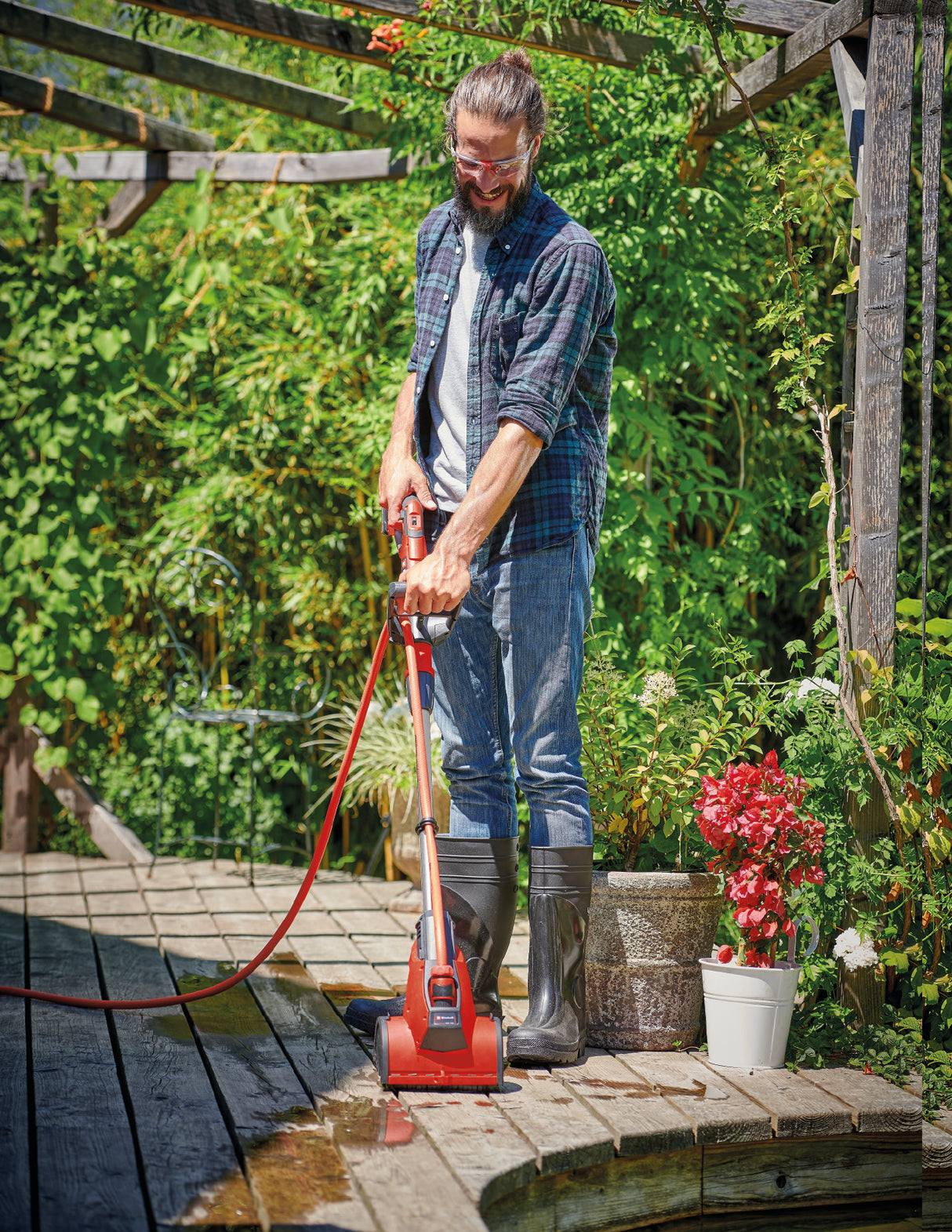 Einhell PICOBELLA 18/215 Power X-Change akkus felülettisztító kefe, 18 V, multifunkcionális, beépített kerti tömlőcsatlakozóval, KÖZEPES kefével, akkumulátor nélkül