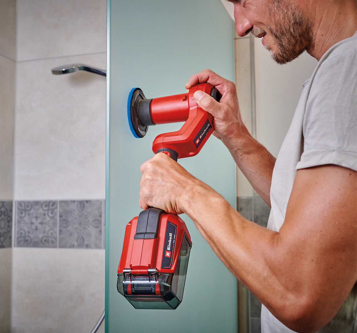 Peria de suprafate fara fir PICOBELLA 18/90 Power X-Change (18 V, perie de curatare fara fir, protectie impotriva stropilor, incl. 2x perii, 3x lavete de curatare, suport de perete, fara acumulator)