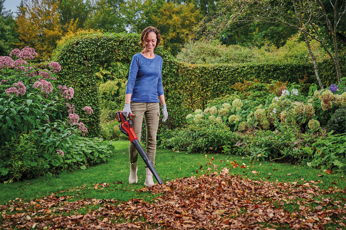 Einhell GE-UB 18/250 Li E-Solo Power X-Change univerzális akkus lombfúvó (18 V, 250 km/h légsebesség, 3 részes cső, elektromos sebességszabályozás LED kijelzővel, akkumulátor nélkül)