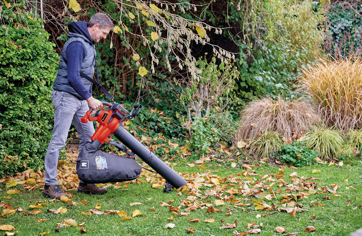 Suflanta/aspirator cu tocator pentru frunze pe acumulator Einhell GE-CL 36/230 Li E-Solo Power X-Change (litiu-ion, 2x 18 V, functie de aspirare/suflare, comutator turbo, incl. conducta de aspirare + conducta de suflare, fara acumulator sau incarcator