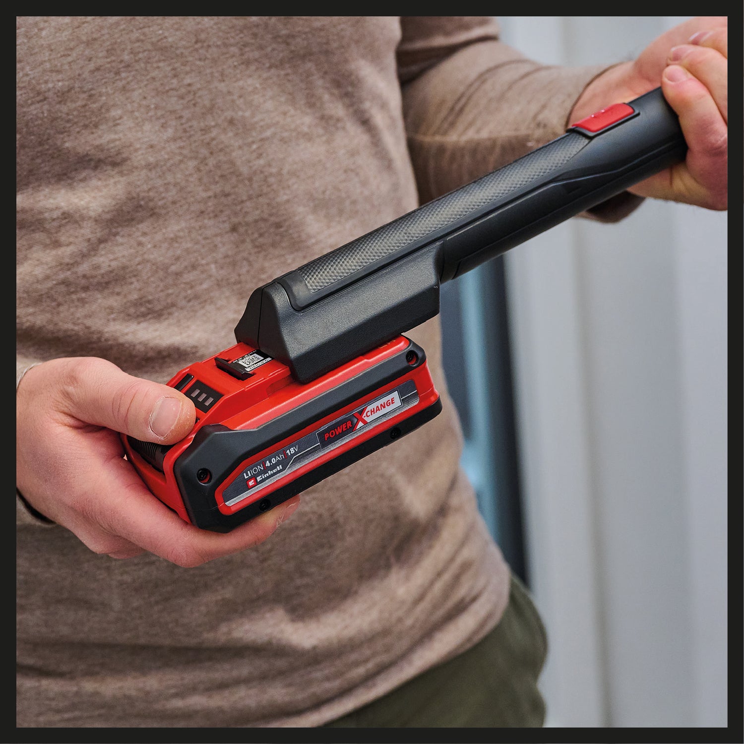 Einhell BRILLIANTO teleszkópos tisztítópálca készlet (a BRILLIANTO akkus ablaktisztítóhoz alkalmas, 2 db folyamatosan kihúzható teleszkópos tisztítópálca, mikroszálas betéttel együtt)