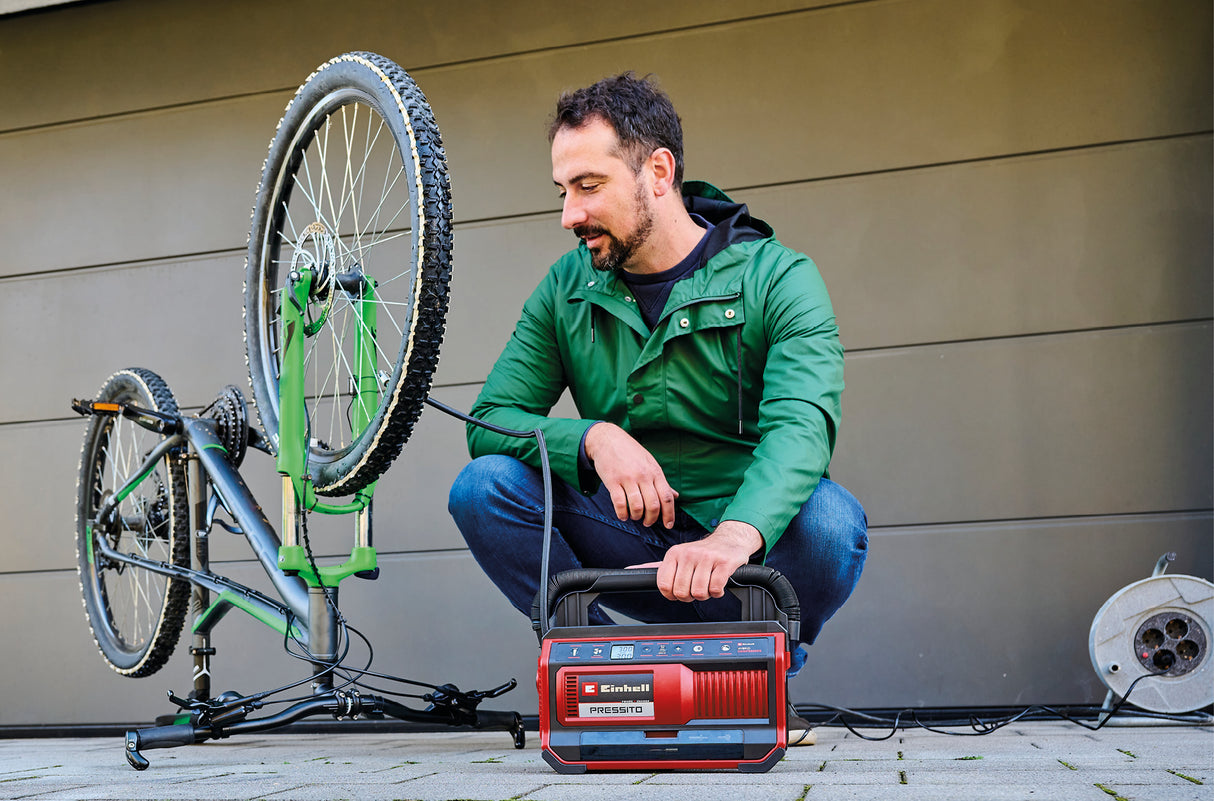 Einhell PRESSITO 18/25 Hybrid Power X-Change hibrid kompresszor, 18 V, vezetékes vagy akkumulátoros működés, max. 11 bar, 4 részes adapterkészlettel és 2 tömlővel, akkumulátor nélkül