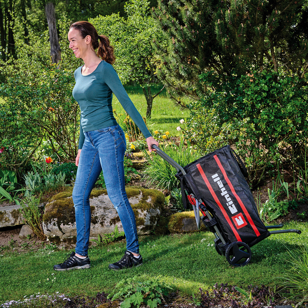 Eredeti Einhell tömlő- és szállítókocsi (tartozékok a GE-HR 18/30 Li és GE-HR 18/30 WH Li akkus tömlődobhoz, kerti hulladékgyűjtő zsákkal és földbe húzható karóval)