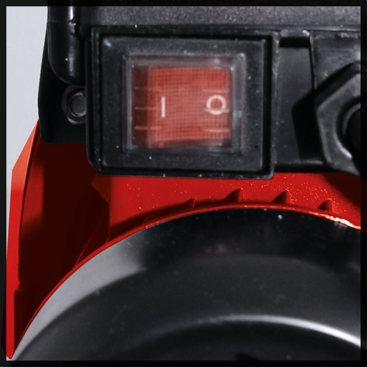 Einhell GC-GP 6538 kerti szivattyú, 650 W, nyomás 3,6 bar, áramlási sebesség 3800 l/h, vízbetöltő csavar, vízleeresztő csavar, hordozófogantyú