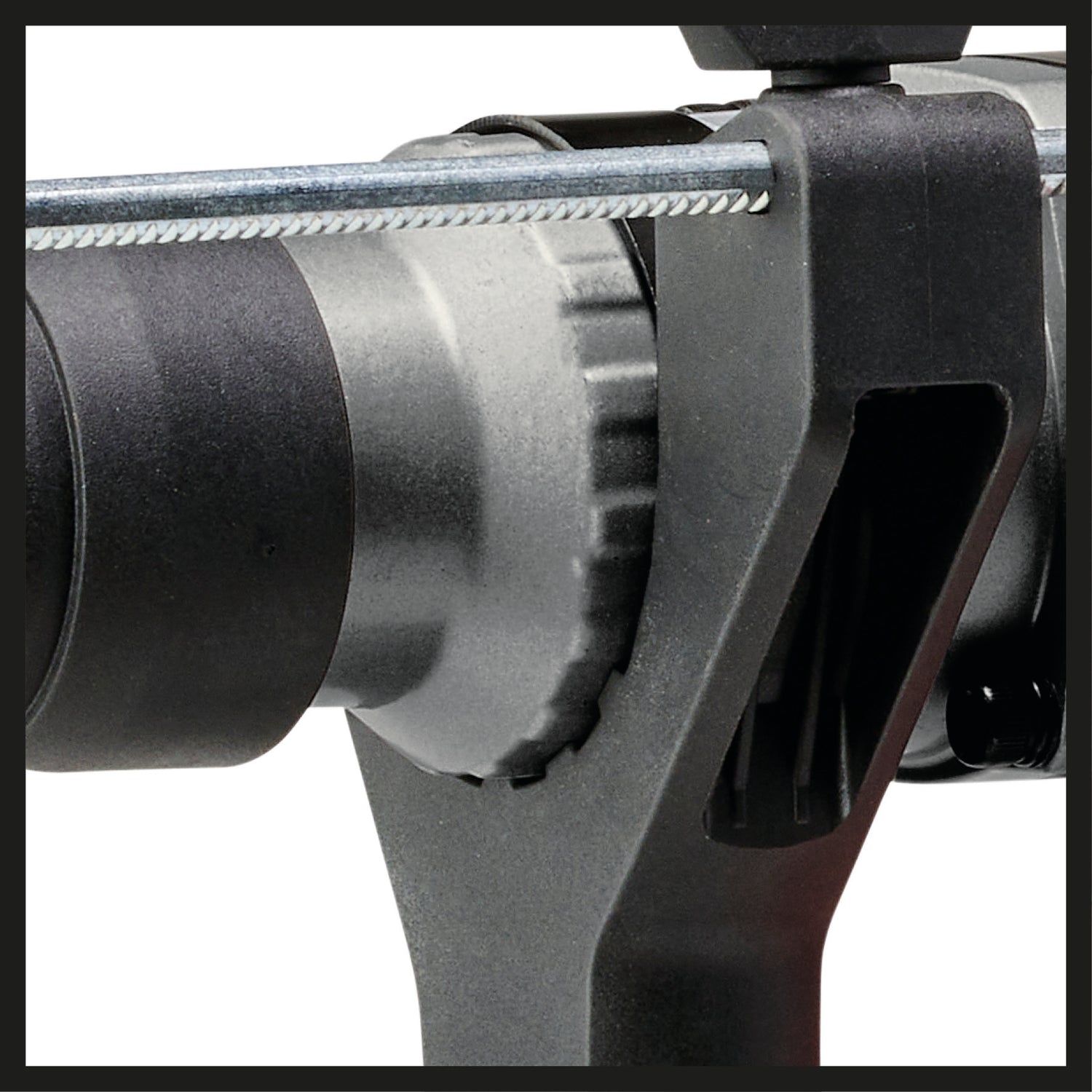 Einhell TC-RH 28 3F fúrókalapács, 950 W, 3,5 J, pneumatikus ütőszerkezet, SDS-Plus, mélységhatároló, fúrás/ütvefúrás/vésés forgásgátlóval, zsákkal együtt