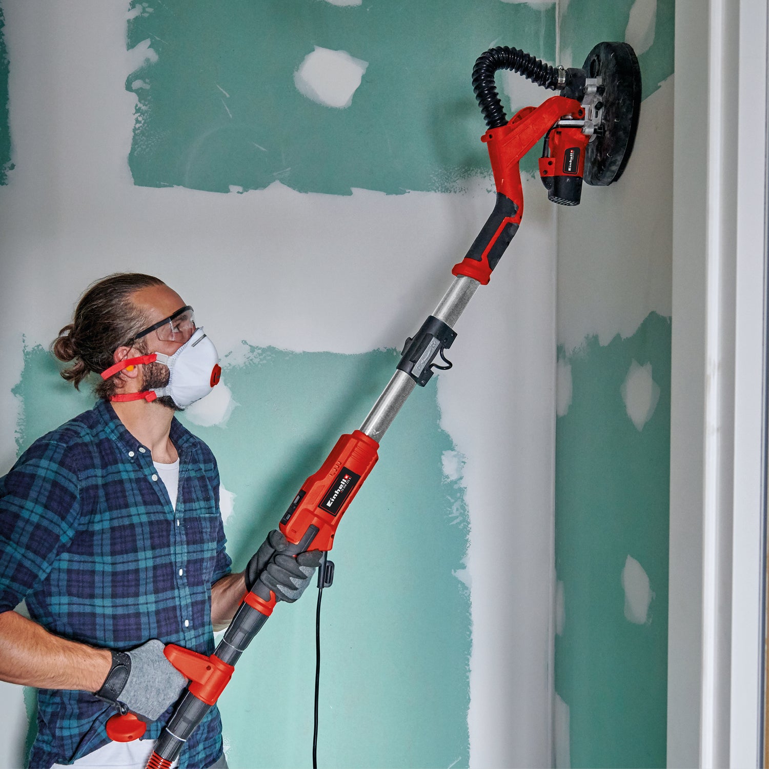 Einhell TE-DW 225 X elektromos gipszkartoncsiszoló, 750 W, cserélhető csiszolókorong, rugós perselygyűrű, teleszkópos nyél 165 cm-ig, csiszolókorongokkal + rácsos kendő dobozban