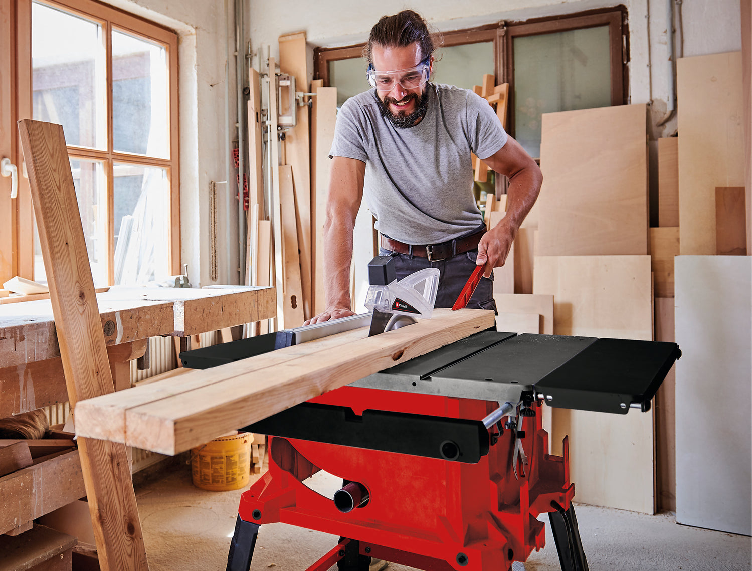 Einhell TC-TS 2225 U asztali körfűrész, 2200 W, vágási magasság 80 mm, fűrészlap Ø 254 mm, asztalhosszabbító, szögütköző, párhuzamos ütköző, tolórúd, alapkeret