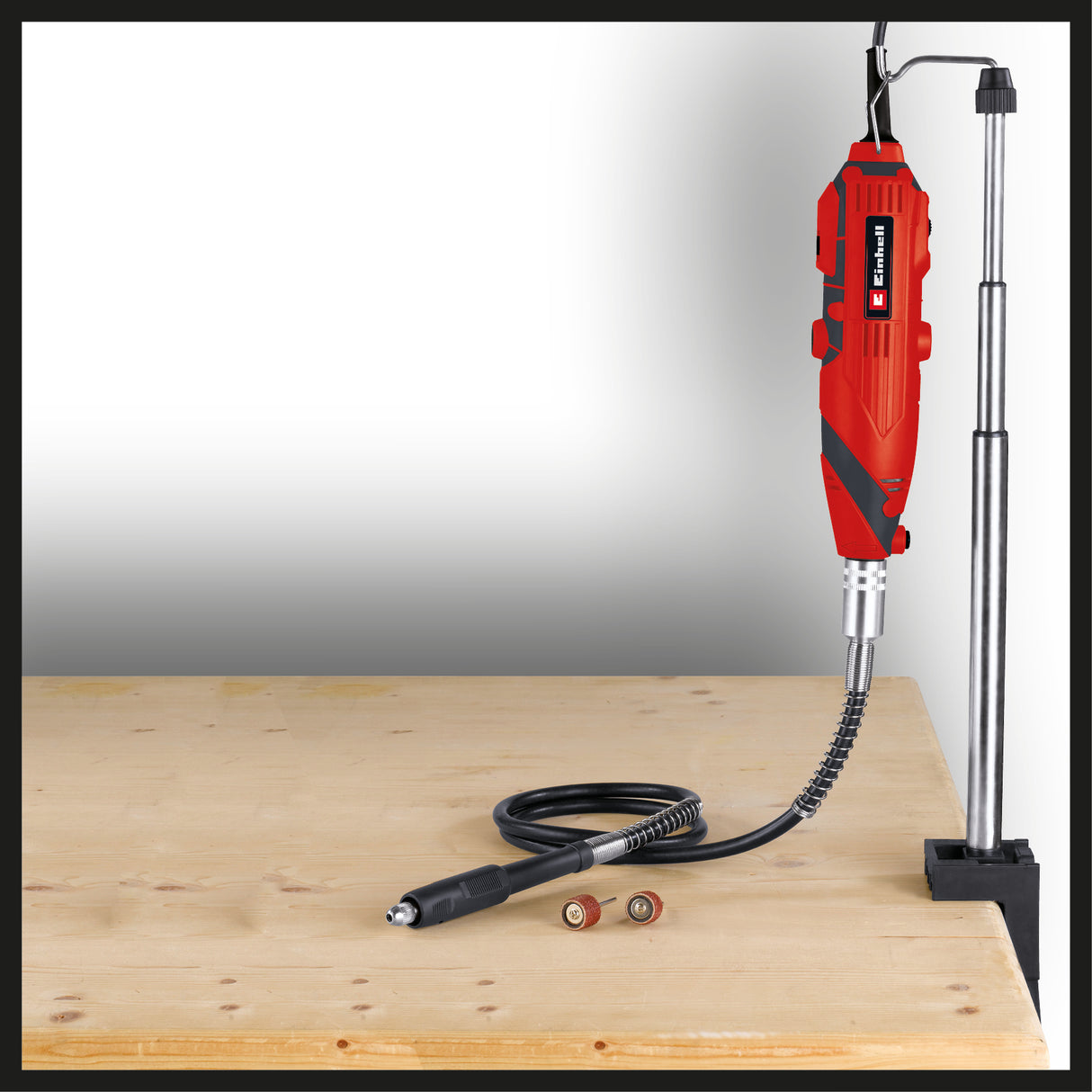 Einhell TC-MG 135 E csiszoló és gravírozó szerszám, 135 W, fordulatszám 10000-32000 1/perc, teleszkópos állvány, flexibilis tengely, tartozékokkal és tárolótáskával