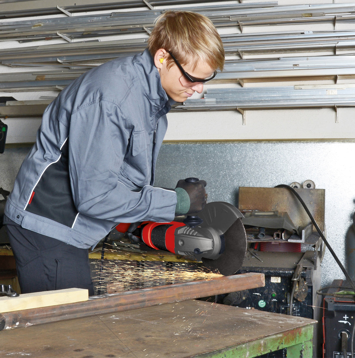 Polizor unghiular Einhell TE-AG 230/2000, 2000 W, disc Ø 230 mm, pornire usoara, capac de protectie, fara disc de taiere