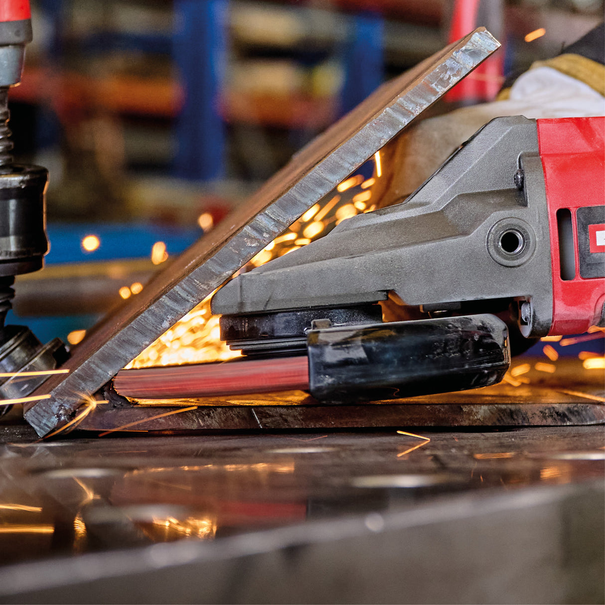 Einhell Professional TP-AG 18/125 F Li BL-Solo Power X-Change akkus laposfejű sarokcsiszoló (18 V, 700 W, 125 mm-es tárcsa, 33 mm-es vágási mélység, szénkefe nélküli, tartozékokkal, akkumulátor nélkül)