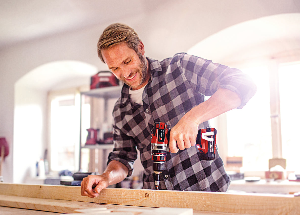 Einhell Professional TP-CD 18/50 Li-i BL+ 39 akkus ütvefúró, 2x2.0 Ah Power X-Change, Li-ion, 18 V, 50 Nm, 28.800 fordulat/perc, 2x2.0 Ah akkumulátorral, töltővel, táskával, 39 részes bitkészlettel együtt