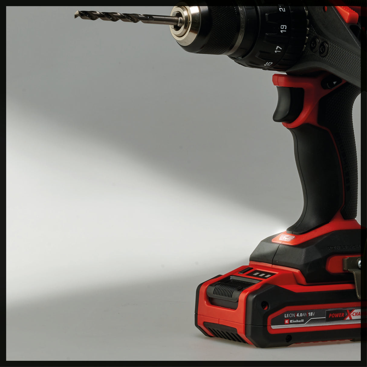 Einhell Professional TP-CD 18/120 Li-i BL-Solo Power X-Change akkus ütvefúró-csavarozó (18 V, szénkefe nélküli, 120 Nm, kalapácsfunkció, 13 mm-es tokmány, 2 sebességfokozat, akkumulátor nélkül)