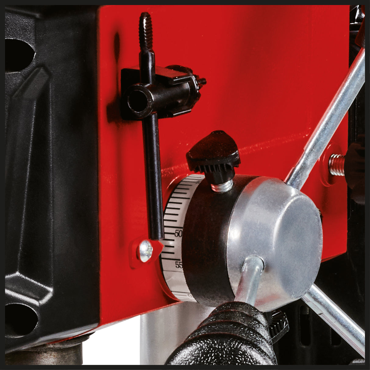 Einhell TC-BD 450 asztali fúrógép, 450 W, akár 2650 fordulat/perc, 5 sebességfokozat, maximális fúrási mélység 50 mm, fúrási mélységkijelző, állítható mélységütköző, dönthető/forgatható és magasságban állítható fúróasztal