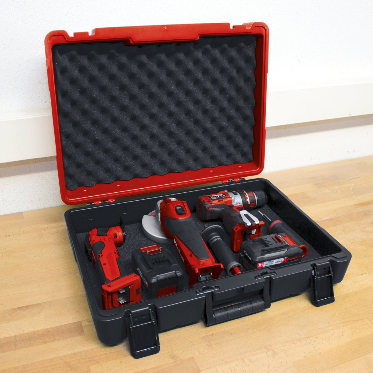 Einhell E-Box M55/40 táska szerszámok és tartozékok univerzális tárolására, 550x400x150 mm, puha habszivacs bélés, cseppálló kialakítás, maximális teherbírás 30 kg
