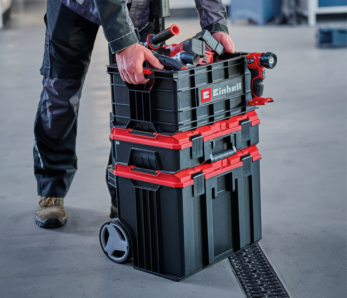 Cutie de scule originala Einhell E - Case, maxim 90 kg, stivuibila, cu inchidere, poate fi combinata cu sistemul Einhell E - Case, depozitare si transport scule si accesorii Einhell - scule electrice si unelte profesionale - BricoMart