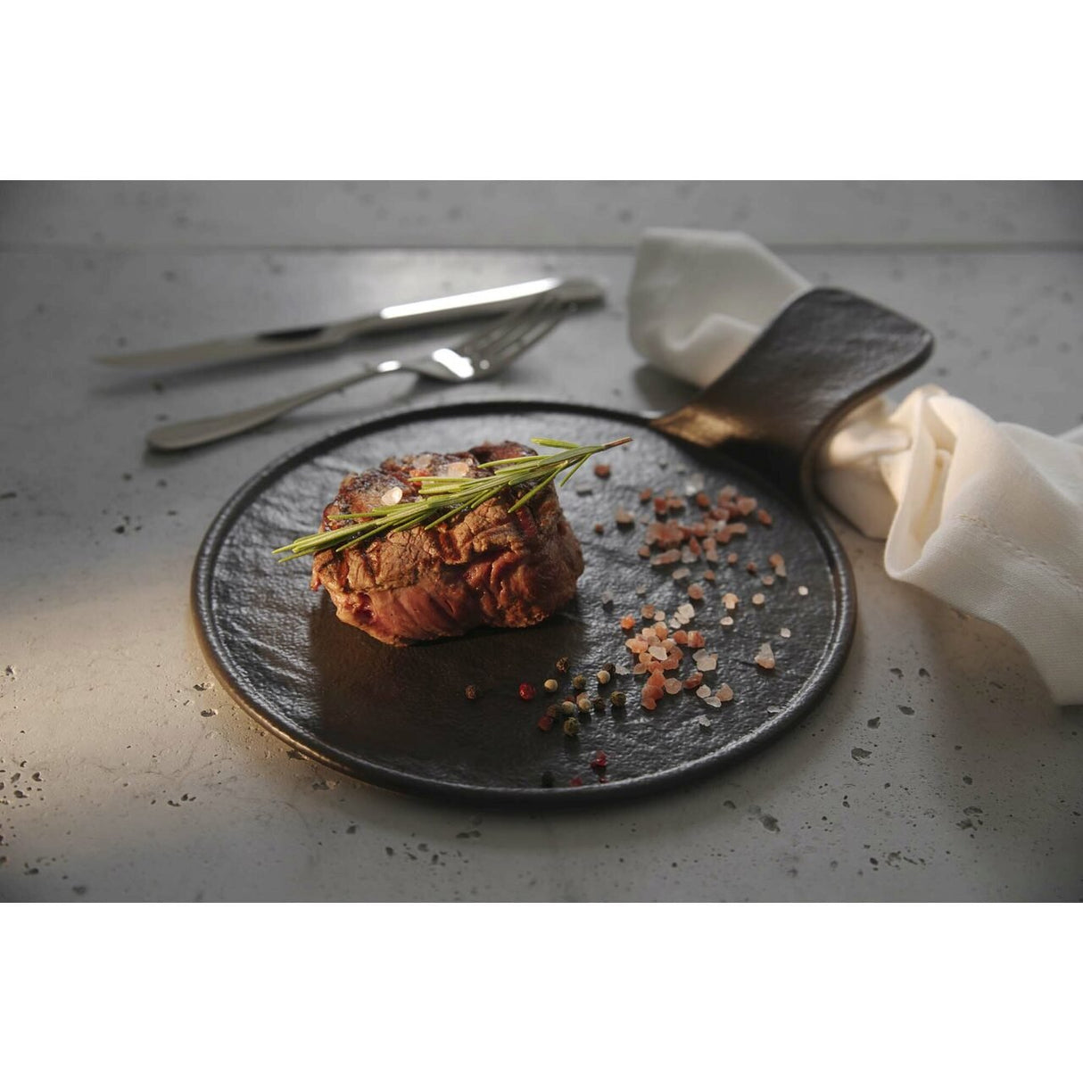 Farfurie întinsă cu margine Crust, 210 mm, Fine Dine