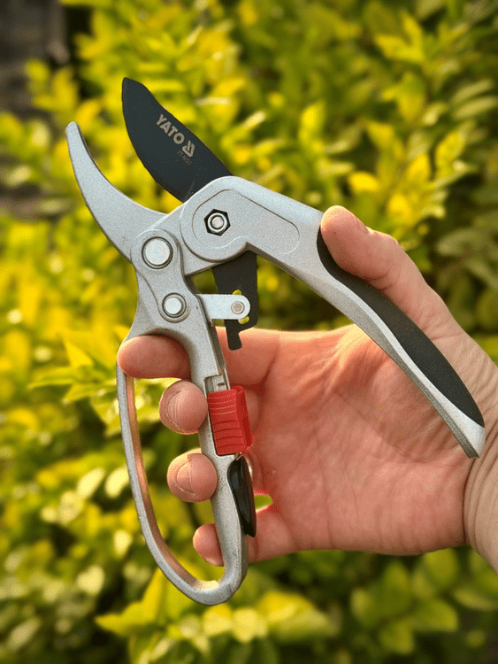 Foarfecă grădină cu clichet 200 mm Yato YT - 88123 Yato - scule electrice si unelte profesionale - BricoMart