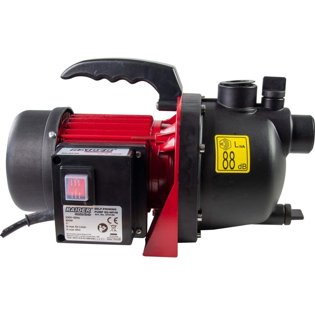 RAIDER Pompa cu autoamorsare 800W 1" 53L/min 40m RD - WP48 O pompă cu autoamorsare în care procesul de intrare și trecere a apei prin ejector creează un vid în partea de aspirație Raider - scule electrice si unelte profesionale - BricoMart