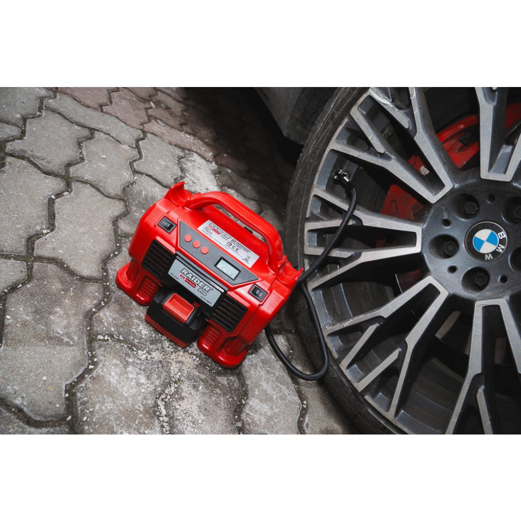 RAIDER R20 Compresor aer &12V Display LED Solo RDP - JAC20 Putere dublă: Compresorul funcționează atât cu baterii de 12V, cât și de 20V, oferind flexibilitate în utilizare în dive Raider - scule electrice si unelte profesionale - BricoMart