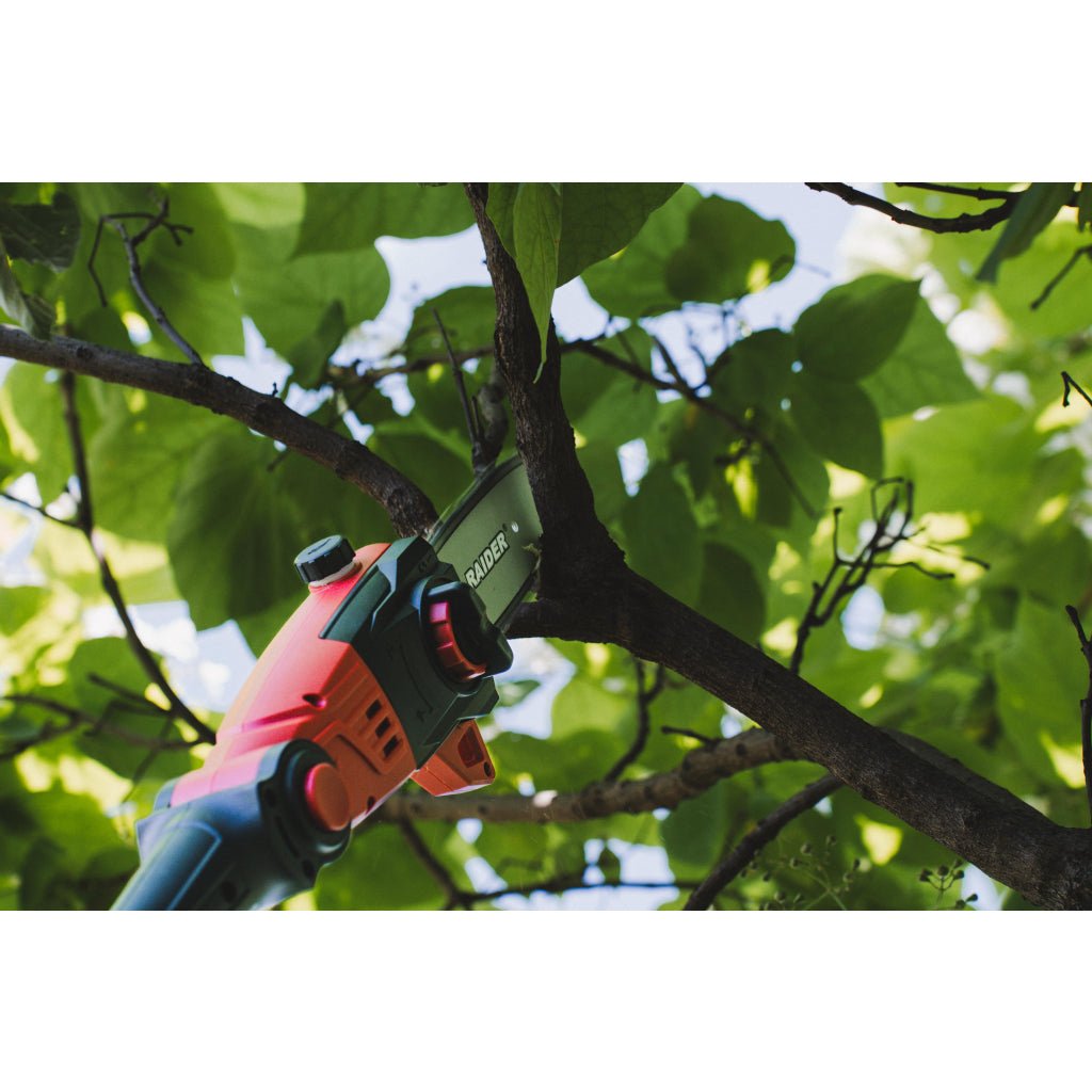 RAIDER R20 Fierastrau crengi si gard viu 2in1 2Ah 3m RDP - PSHT20 Raider - scule electrice si unelte profesionale - BricoMart