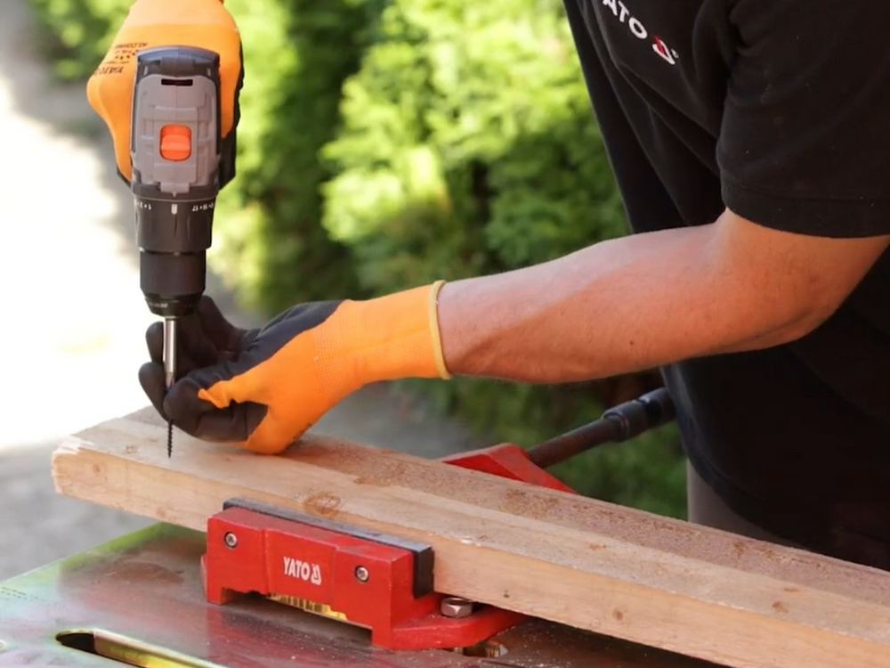 STHOR 78983 18 V-os akkus önmenetfúró