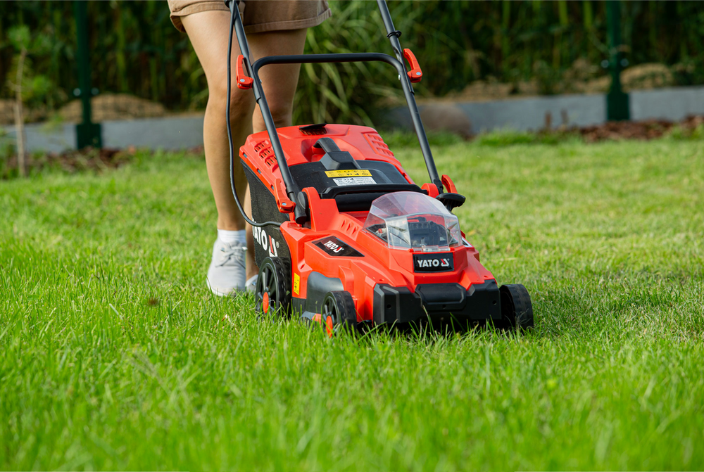 YATO YT-85225 FŰNYÍRÓ 43CM 2X18V, AKKUMULÁTOR NÉLKÜL