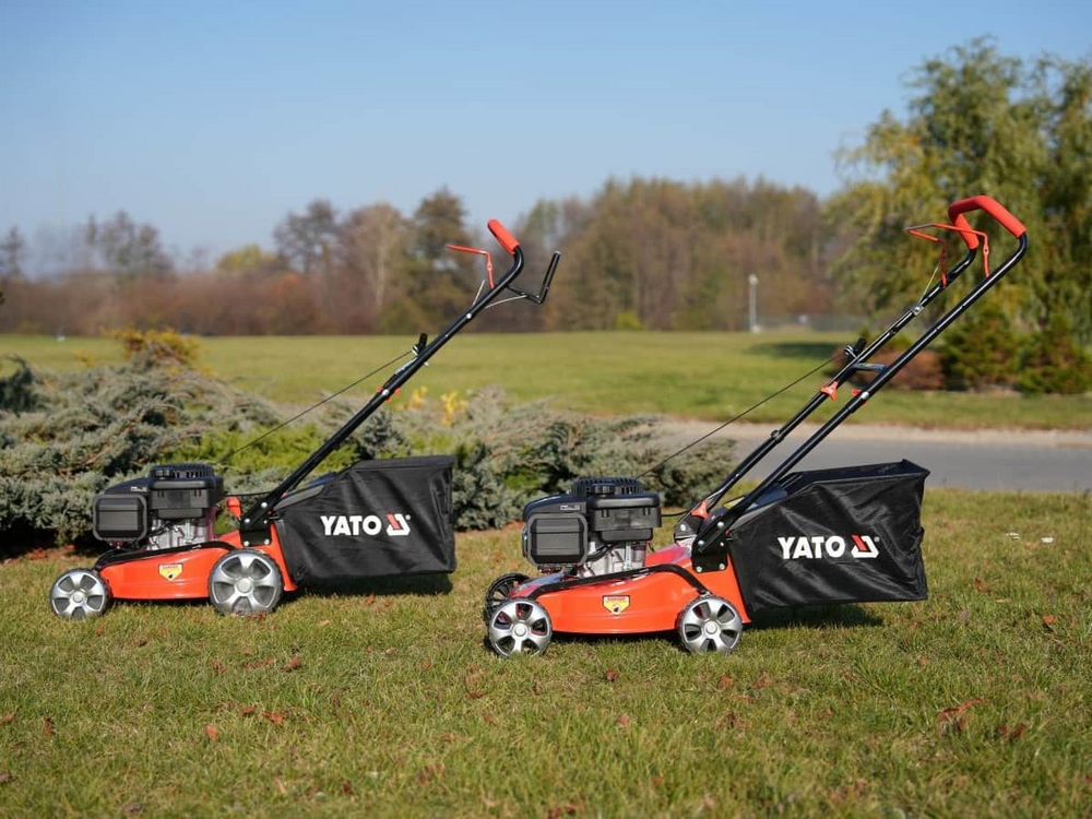 MASINA DE TUNS IARBA YATO YT-85521 , PE BENZINA, CU AUTOPROPULSIE, 41CM
