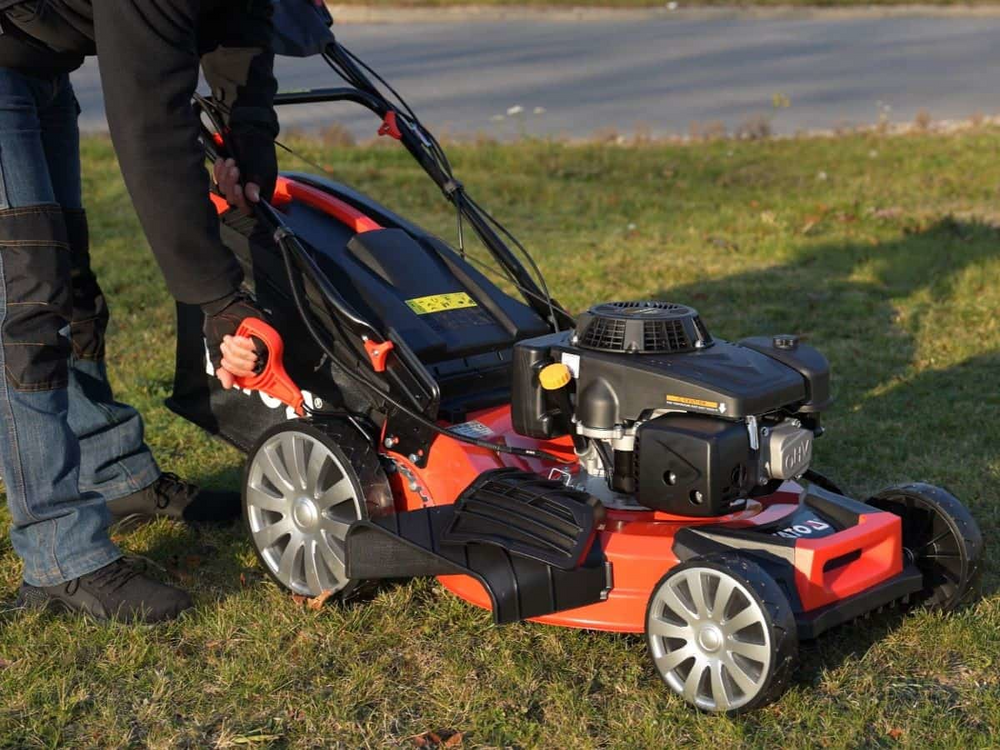 MASINA DE TUNS IARBA PE BENZINA CU AUTOPROPULSIE YATO YT-85537 , 56CM, 4.5KW