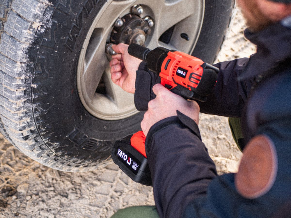 PISTOL DE IMPACT YATO YT-82806 18V 1/2 700NM, 1X3AH