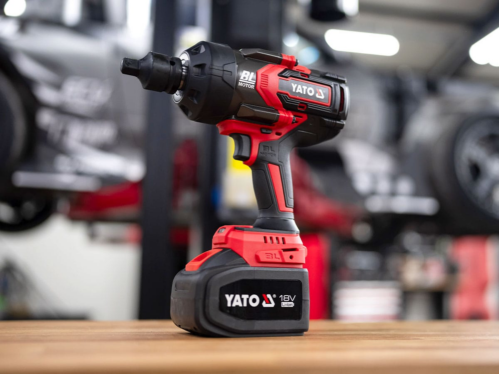 PISTOL DE IMPACT YATO YT-828073 18V 3/4 2400NM, 1X6AH