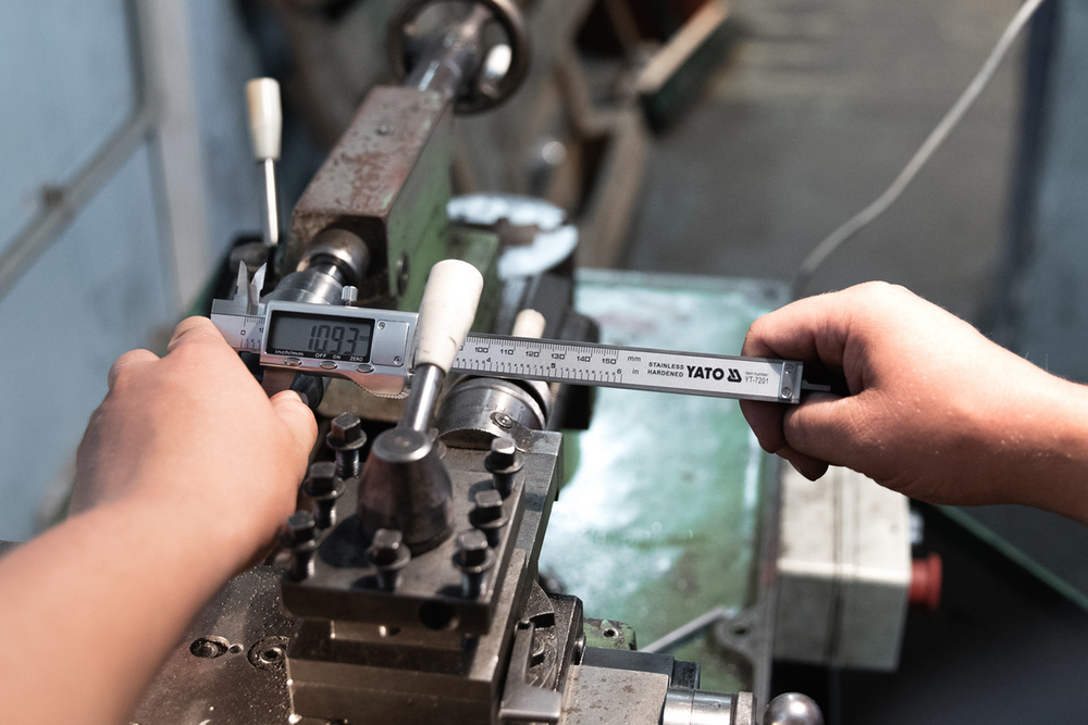 ELEKTRONIKUS CSÚSZÓ 150MM, YATO YT-7201 0.02MM