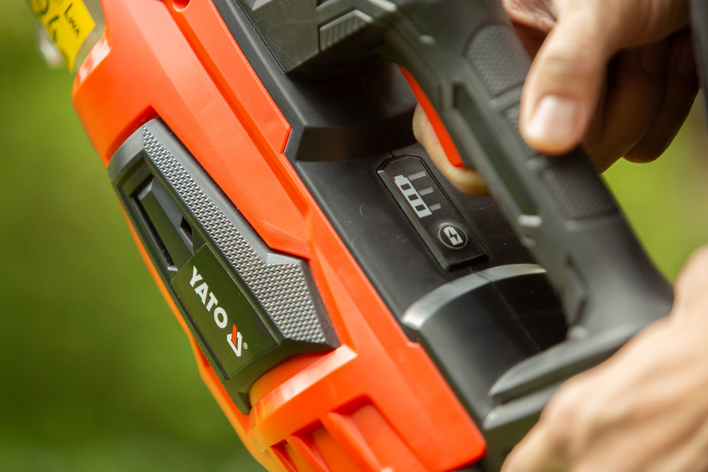 KERTI LÓFÚVÓ 18V, YATO YT-85176 1X4AH