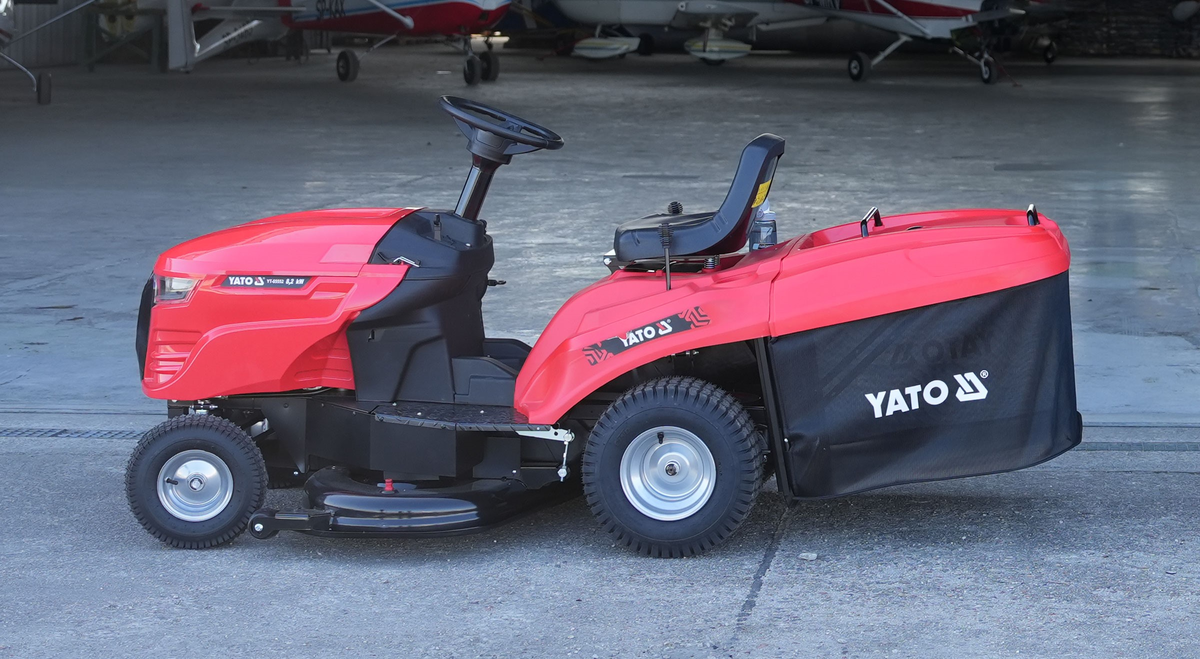 TRACTORAȘ de TUNS IARBA Yato YT-85552 , Motor LONCIN , Pornire electrică , 452 cm3 , 10,88 CP