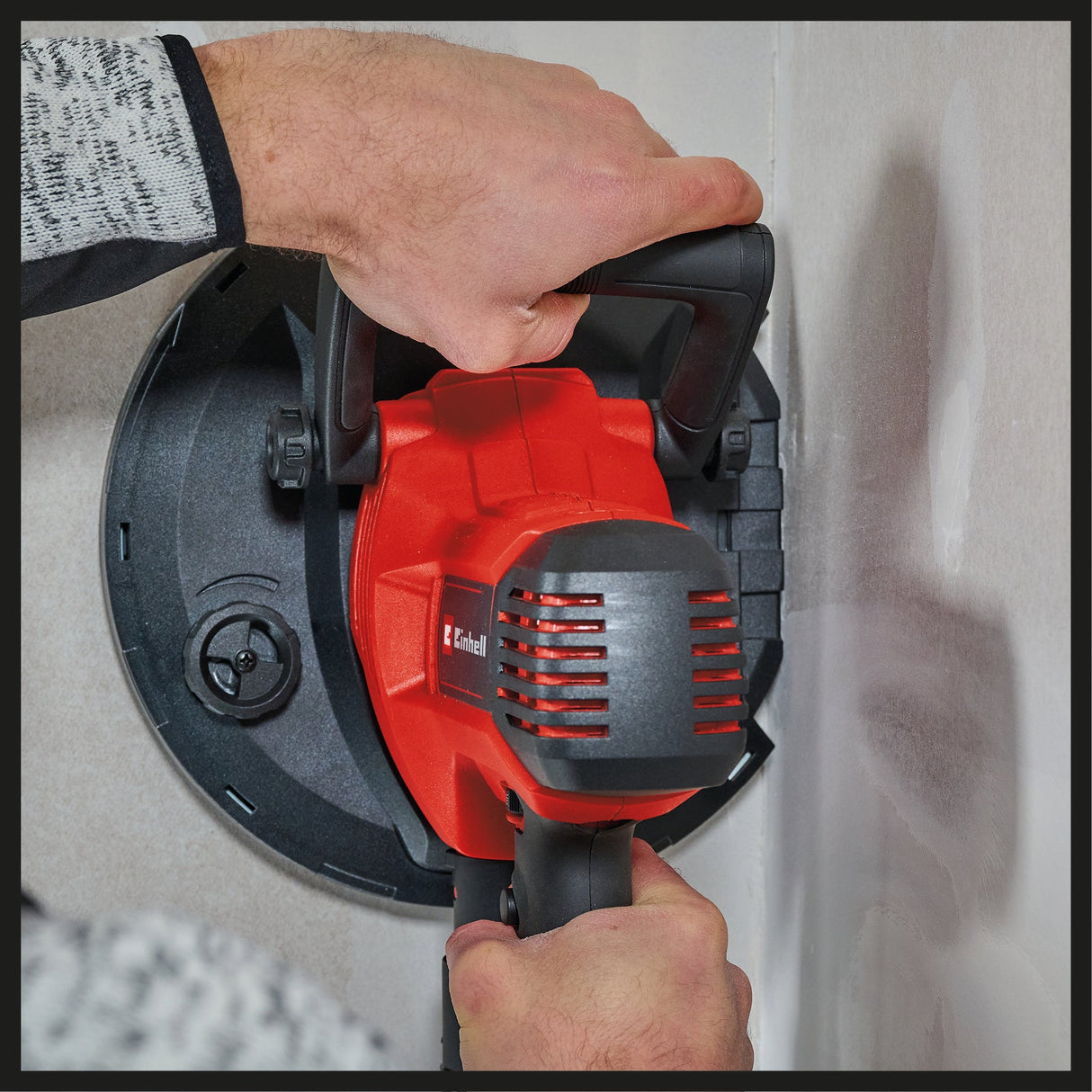 Slefuitor pentru pereti/ gips - carton Einhell TC - DWS 225 (1220W, disc de slefuit cu inel de perie, aspirare integrata a prafului, incl. 6 smirgheluri Ø 225 mm Einhell - scule electrice si unelte profesionale - BricoMart