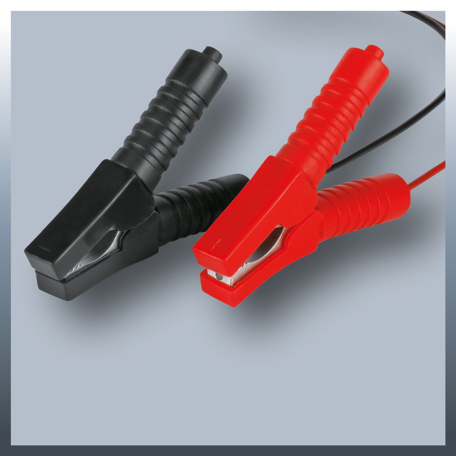 Einhell CC-BC 12 autós egyenirányító, beépített ampermérővel, acéllemez házzal, túlterhelés és fordított polaritás elleni védelemmel, töltőkábellel együtt