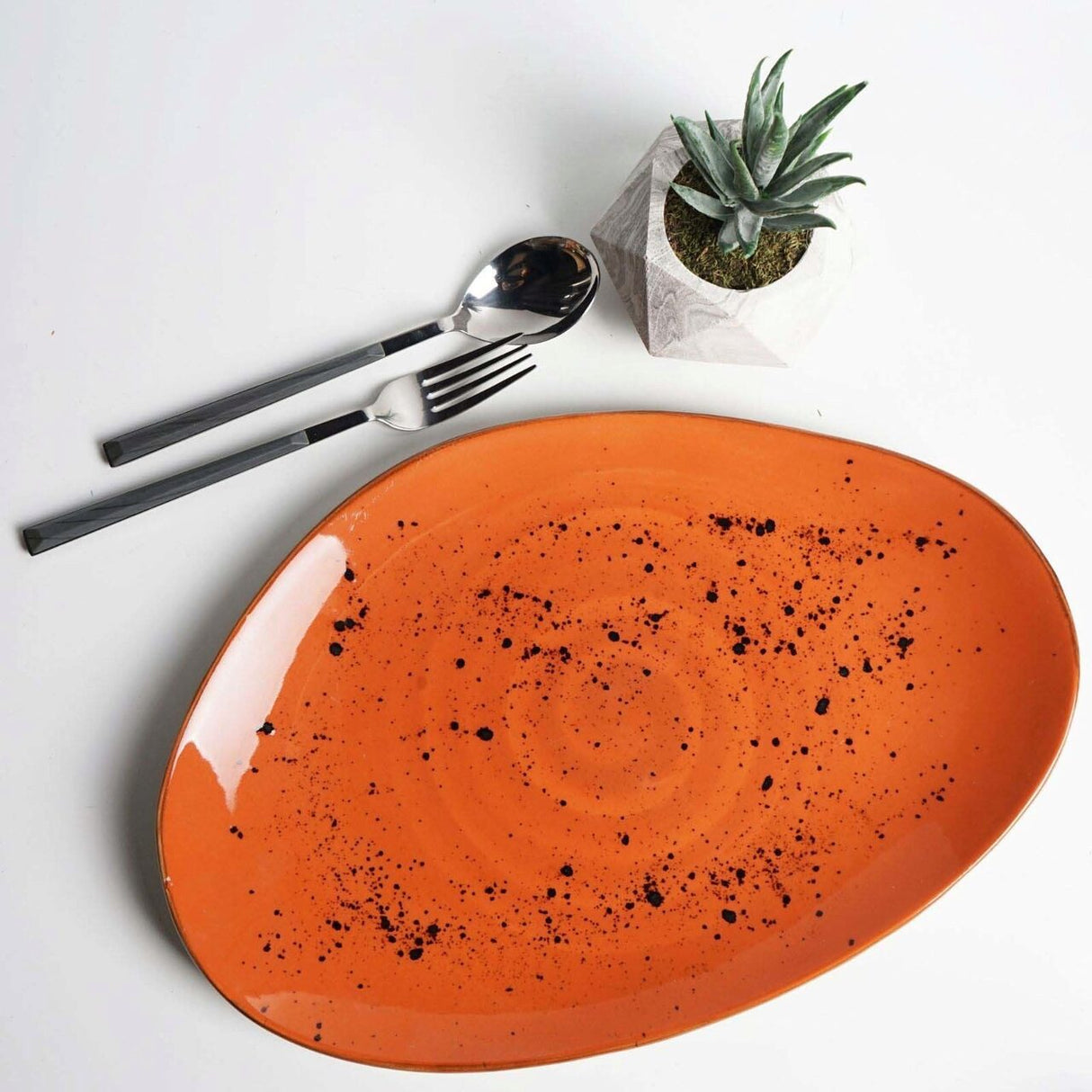 Farfurie în formă organică Dahlia 350x210 mm Fine Dine
