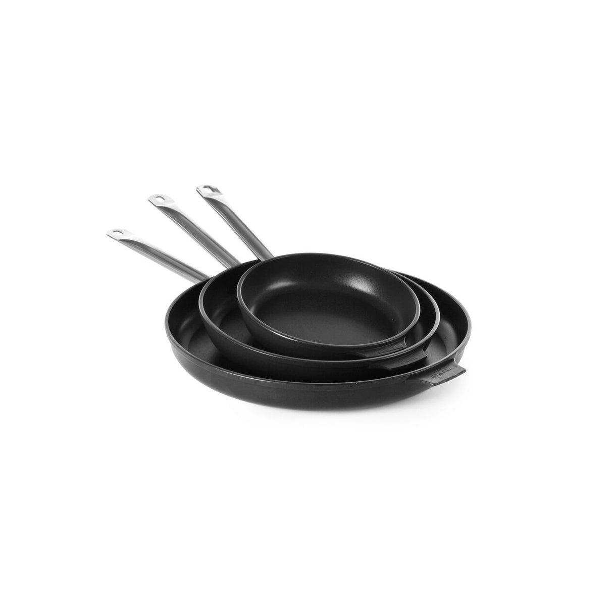 Tigaie Titanium Profesional, 36 cm diametru x 5,5 cm inaltime, baza 30 cm ,aluminiu dur cu strat anti-lipire din titan, Hendi, maner inox