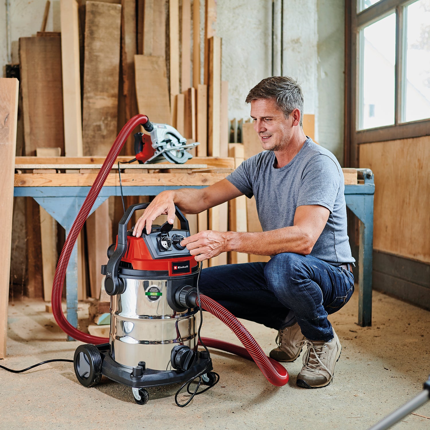 Aspirator umed/uscat Einhell TE-VC 2025 SACL, clasa de protectie impotriva prafului L, pentru particule de praf cu valori OEL >1 mg/m³, rezervor din otel inoxidabil de 25 de litri, sistem de curatare a filtrului, inclusiv duze si filtru