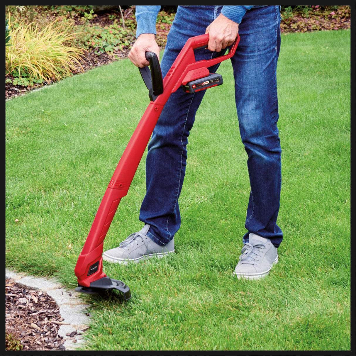Einhell GC-CT 18/24 Li P Power X-Change akkus fűszegélynyíró (lítium-ion akkumulátor, 18 V, 8500 fordulat/perc, 24 cm, pótfogantyú, ütésálló műanyag ház, 20 műanyag pengével, 1,5 Ah-s akkumulátorral és töltővel)