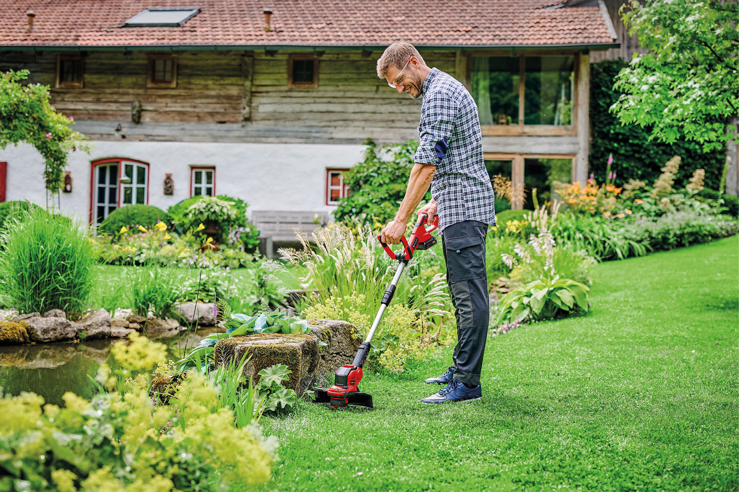 Trimmer de tuns iarba/gazon pe acumulator Einhell GE-CT 18/28 Li TC-Solo Power X-Change (Li-ion, 18 V, incl. carucior de tuns, fir cu latime de taiere de 28 cm, livrare fara acumulator sau incarcator