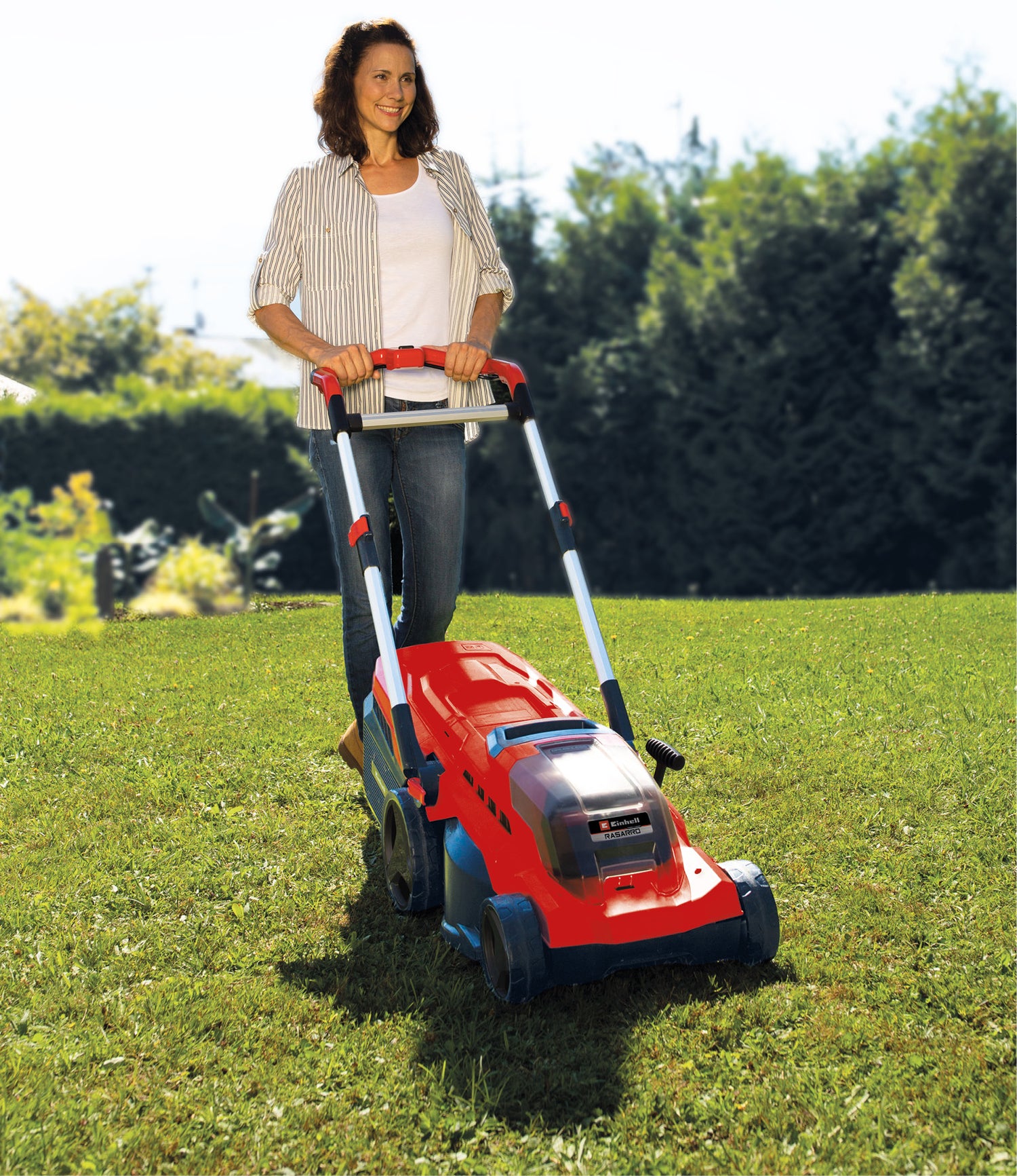 Einhell RASARRO 36/38 akkus fűnyíró (lítium-ion akkumulátor, kefe nélküli motor, központi vágási magasságállítás 6 szinten, 2 db Power X-Change 4.0 Ah akkumulátorral + dupla töltővel, mulcsozó dugóval)