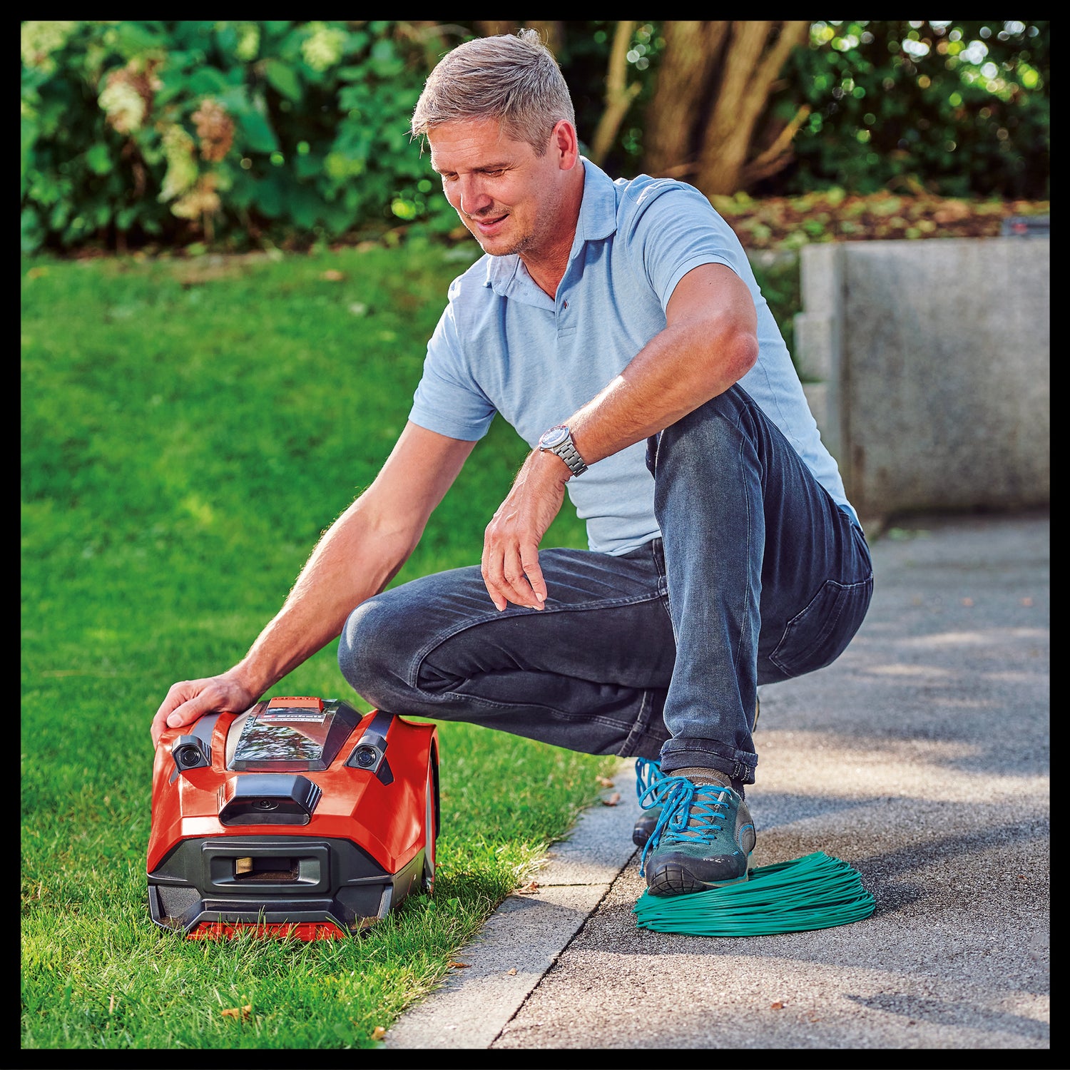 Einhell FREELEXO CAM 500 Power X-Change robotfűnyíró, Li-ion, 18V, kamera, amely helyettesíti a határolóvezetéket, 500 m²-es gyepfelületekhez, akár 25%-os lejtésig, 18 cm vágási szélesség, lopásgátló védelem