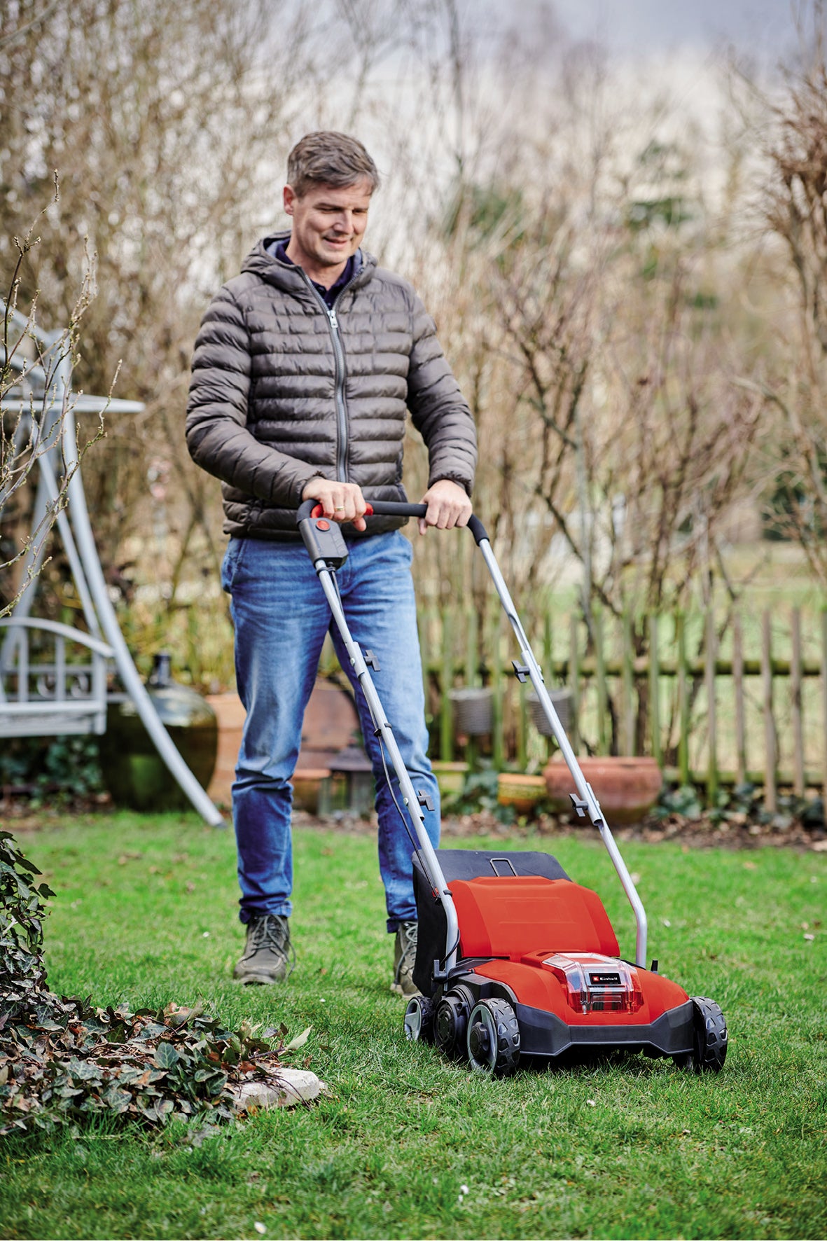 Einhell GC-SC 18/28 Li-Solo Power X-Change akkus talajlazító (Li-ion, 18 V, szénkefe nélküli villanymotor, 28 cm-es pengehenger, 3 fokozatú munkamélység-állítás, akkumulátor és töltő nélkül)