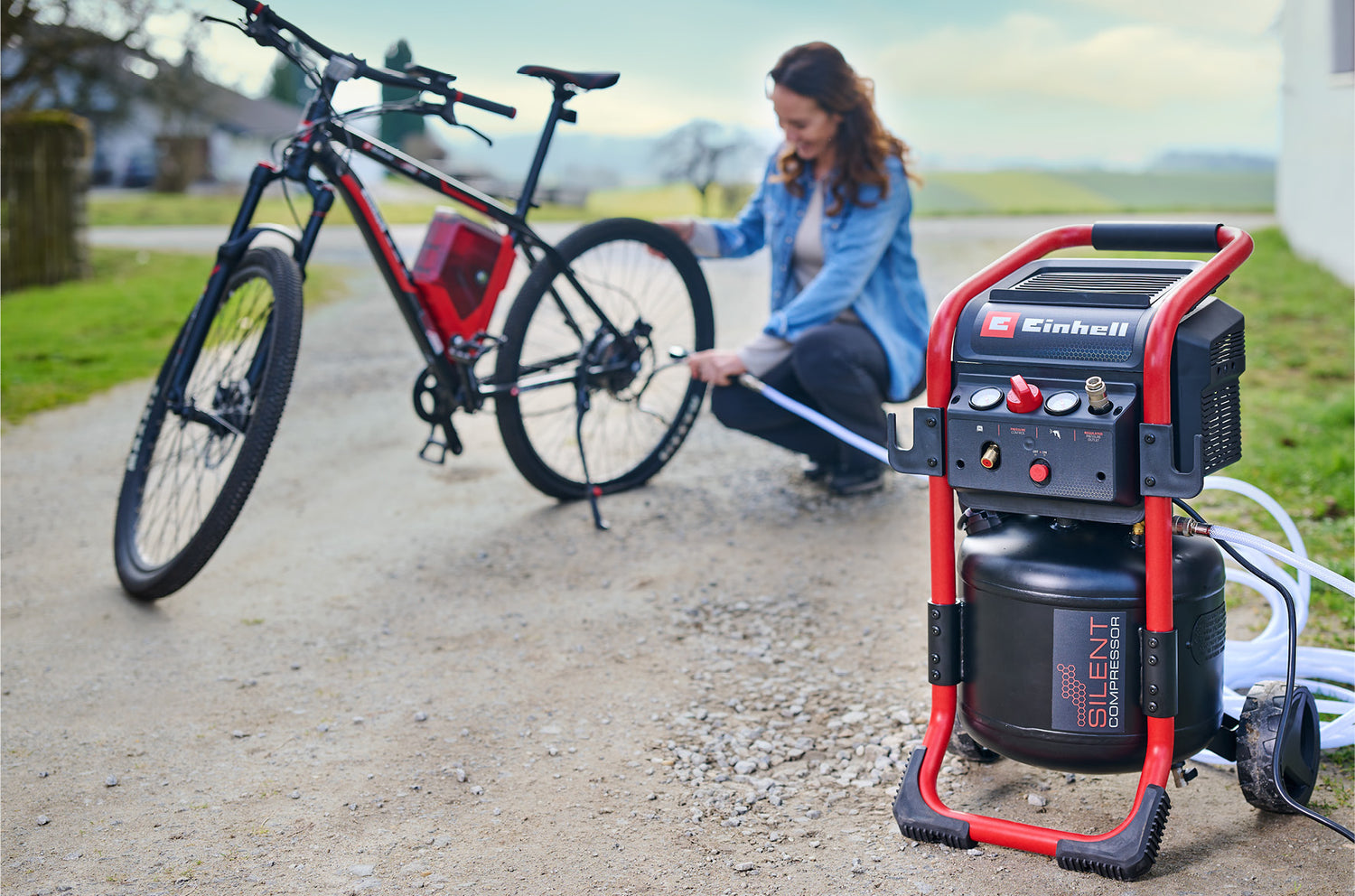 Einhell TE-AC 240/24 Silent kompresszor, 1500 W, max. 10 bar, 24 l-es tartály, olajmentes, szívóteljesítmény 240 l/perc, 70 dB csendes kompresszor, 2 nyomásmérő, nyomáscsökkentő