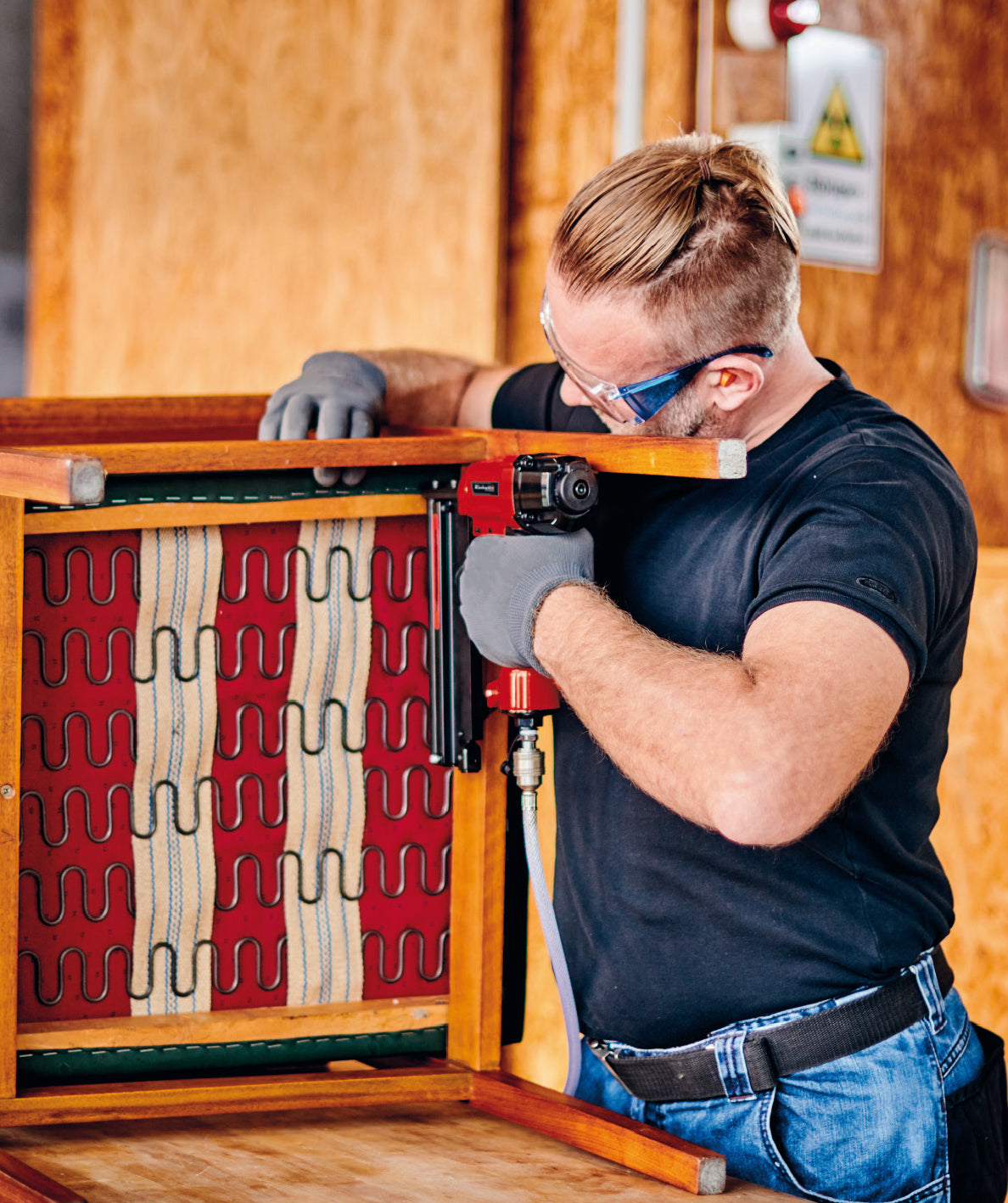 Compresor Einhell TC-AC 190/6/8 OF Set, 1200 W, max. 8 bar, rezervor de 6 L, capacitate de admisie 190 L/m, turatie motor 18000 rpm, regulator de presiune, manometru, fara ulei