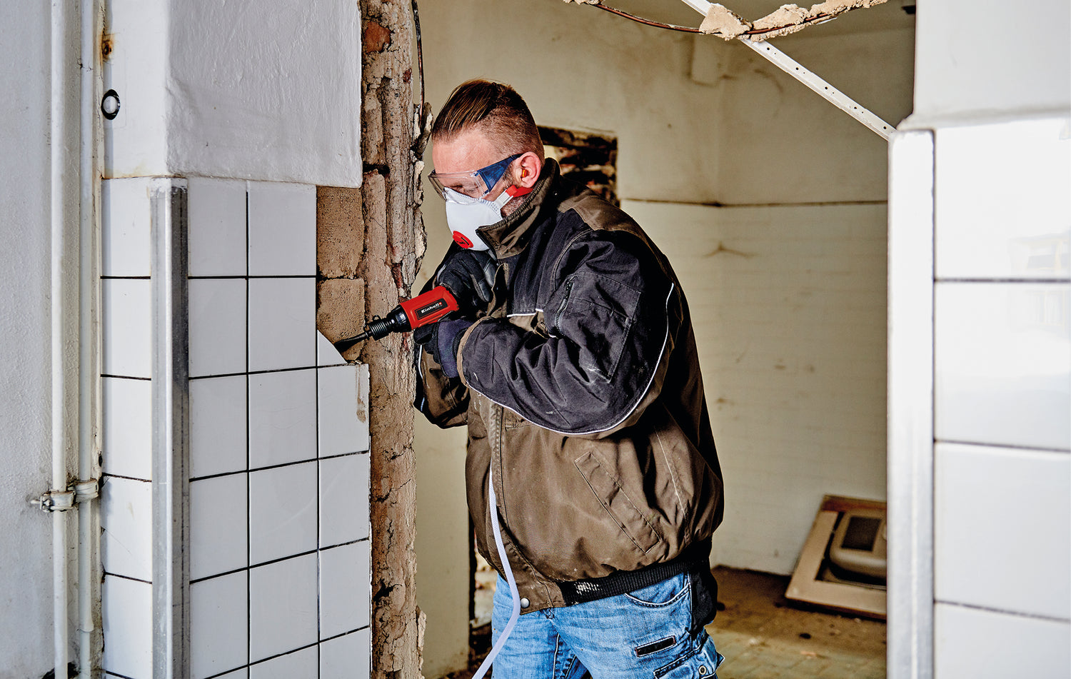 Einhell TC-PC 45 pneumatikus véső, kőhöz és fémhez, 4 darabos vésőkészlettel (120 mm), kis olajos palackkal (olaj nélkül), csatlakozónippel, feszítőrugóval