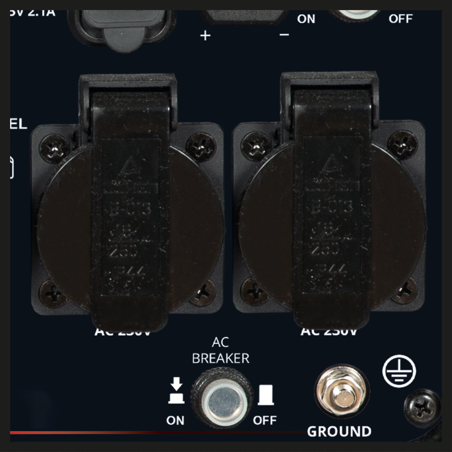 Einhell áramfejlesztő, benzinmotoros TE-IG 3500, max. 3300 W, 8,3 l-es tartály, inverter, folyamatos teljesítmény 3200 W, 4 ütemű motor, 2x 230 V, 2x USB port, 1x 12 V, olajhiány elleni védelem